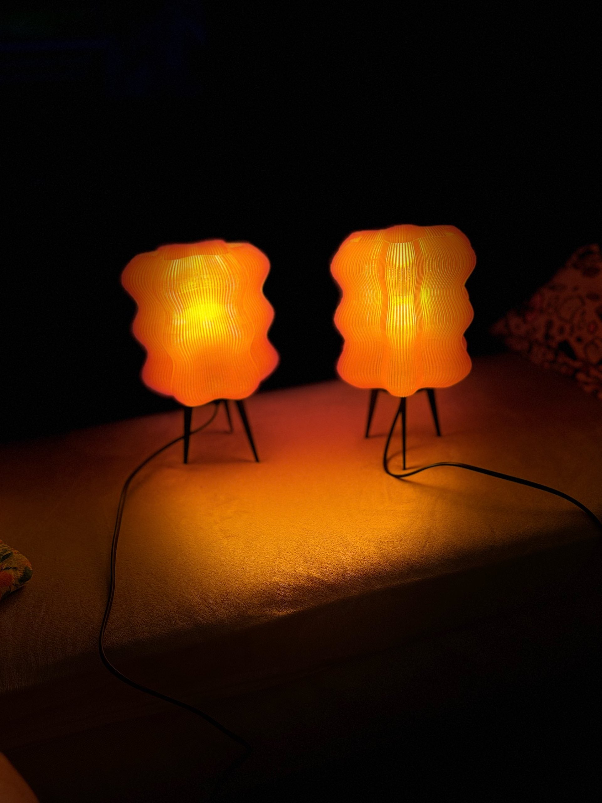 Wavy lamp