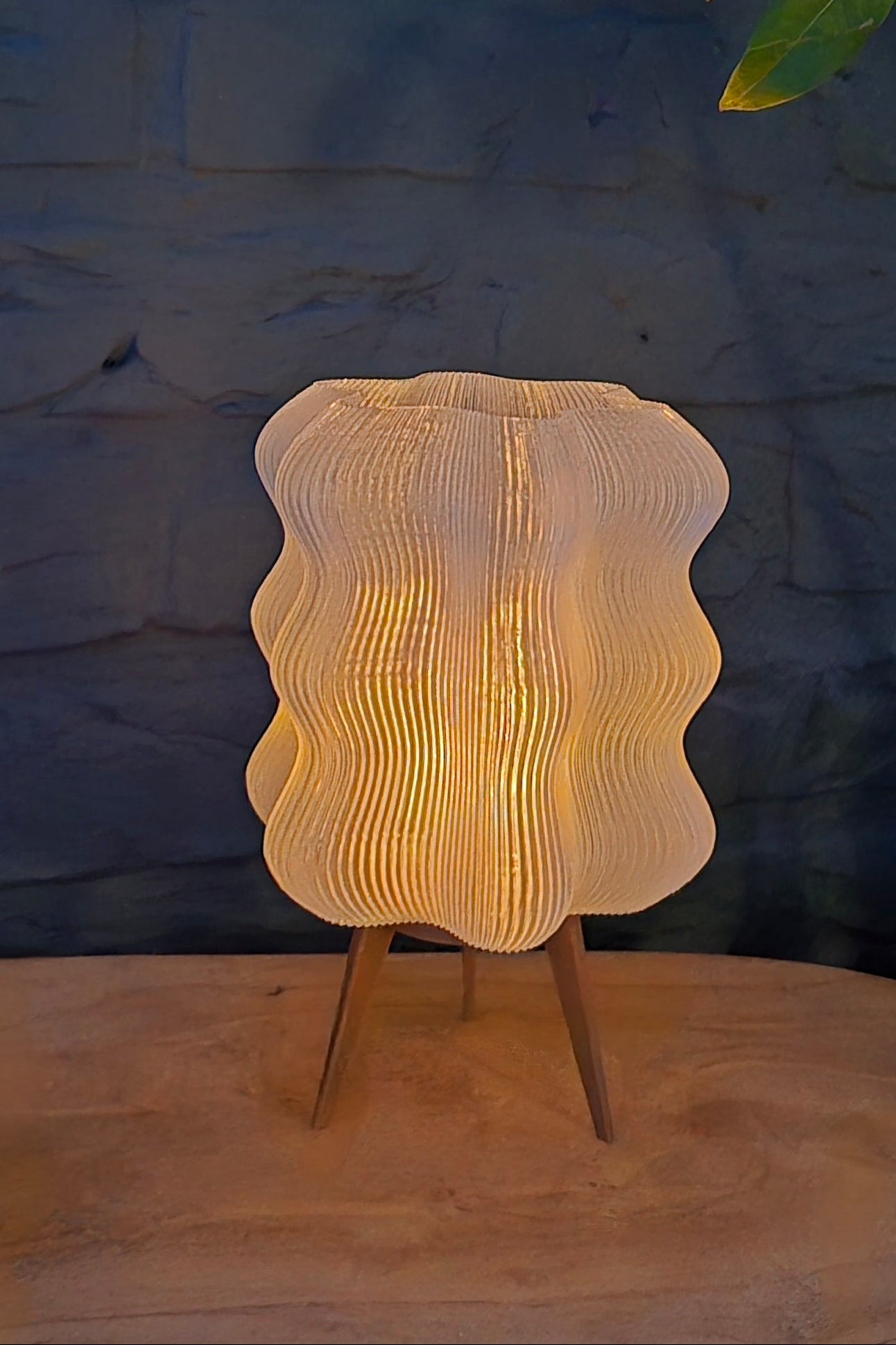 Wavy lamp