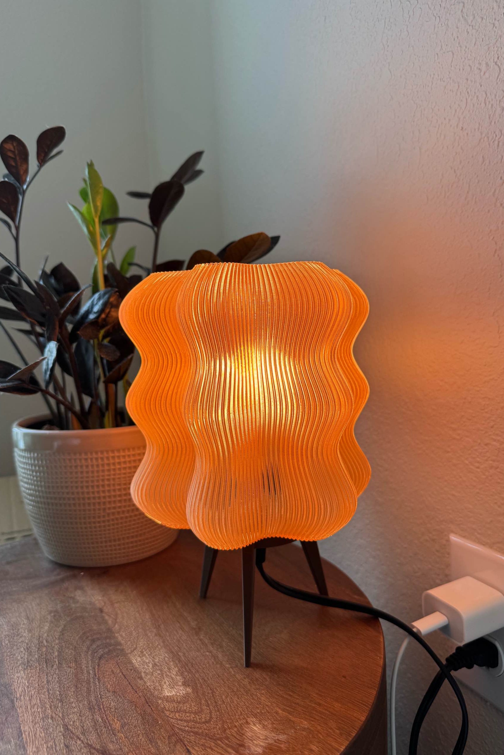 Wavy lamp