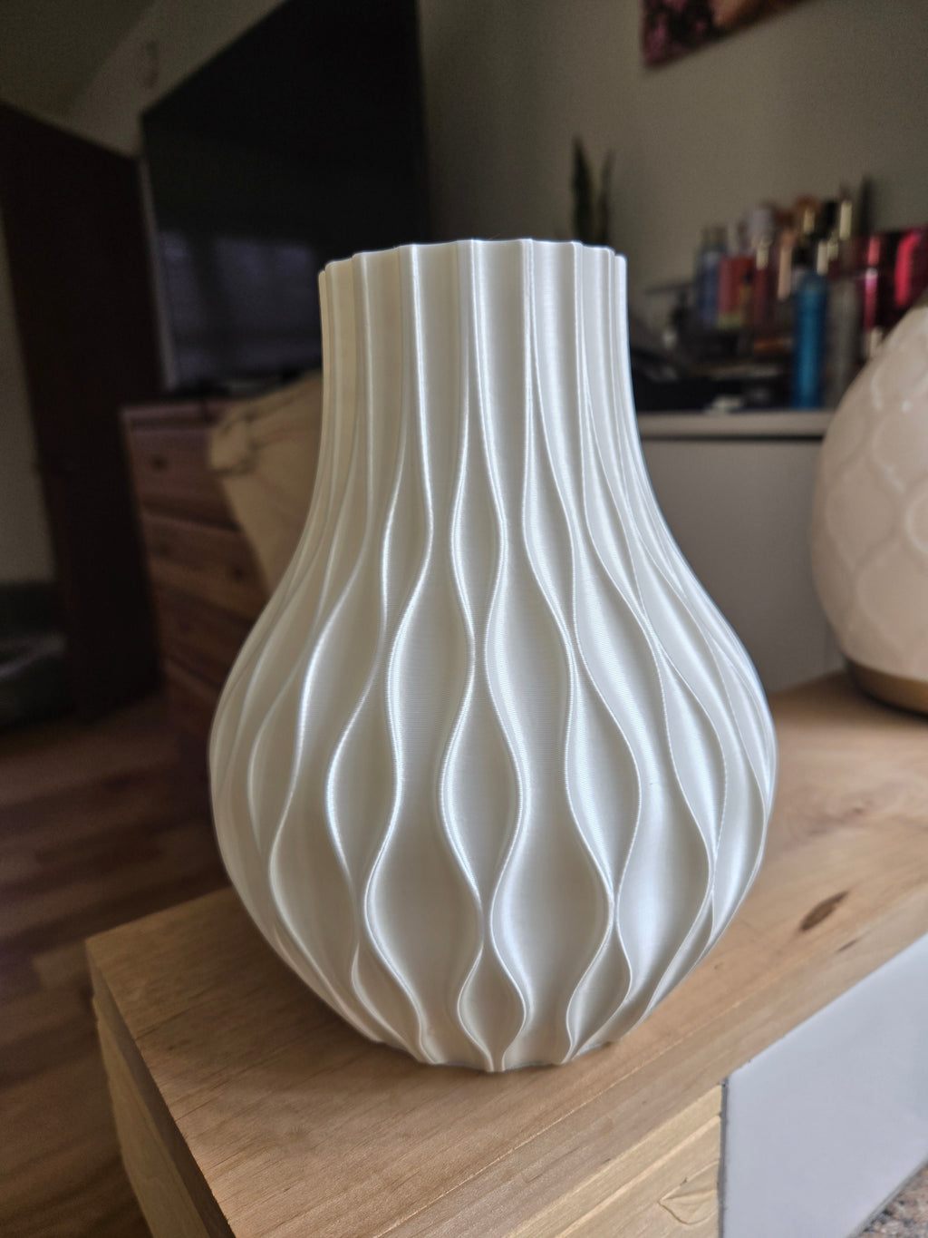 Ripple Vase 🌊✨